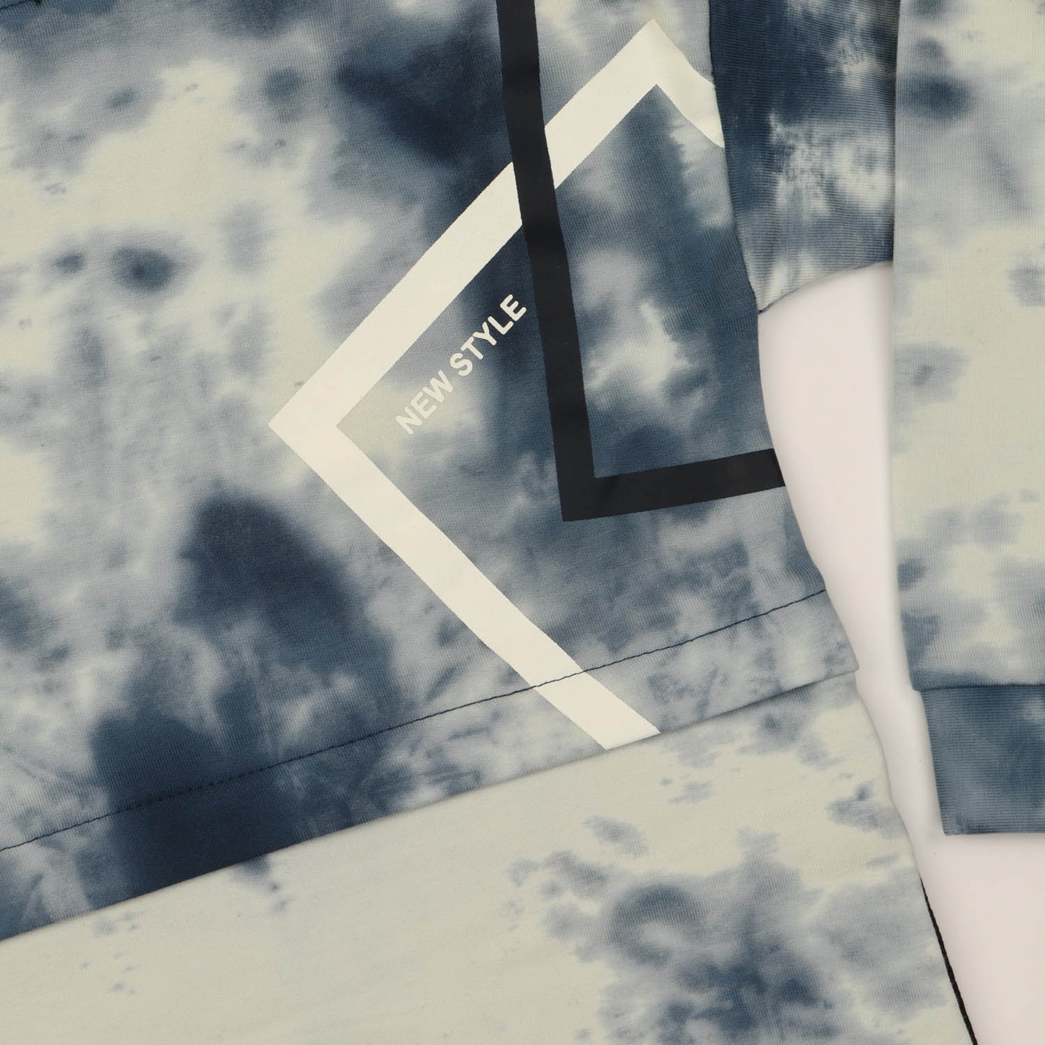 هودی دورس لایکرا ابر و بادی