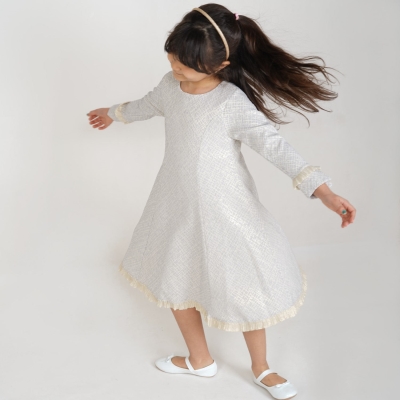 پیراهن با حاشیه طلایی