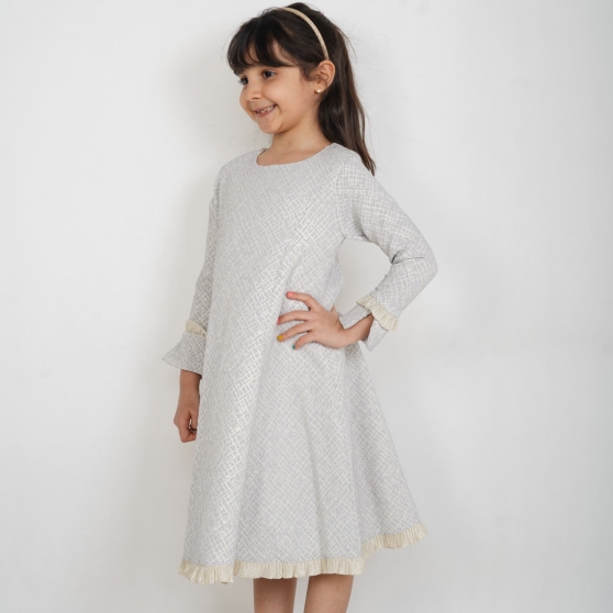 پیراهن با حاشیه طلایی