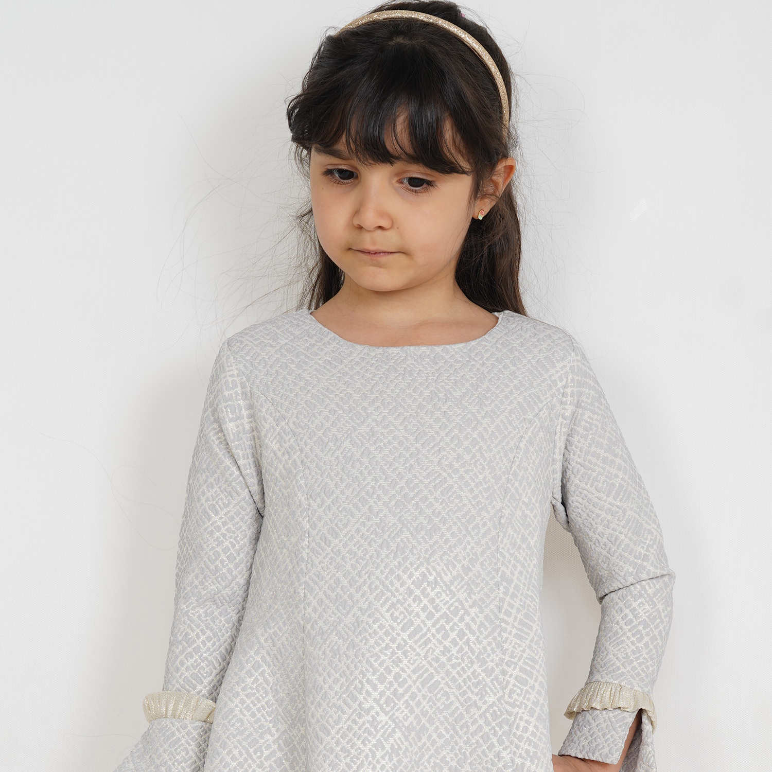 پیراهن با حاشیه طلایی