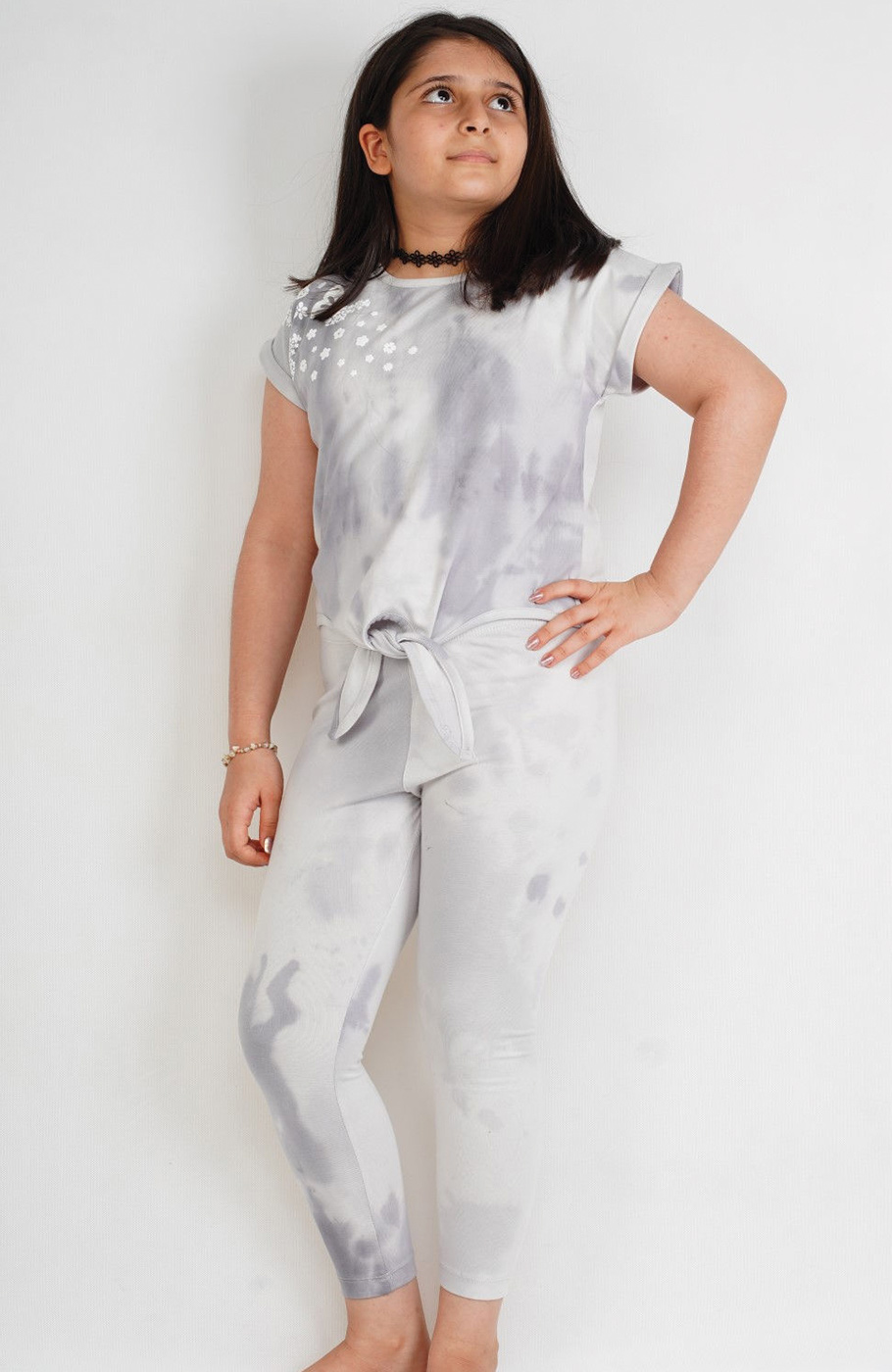 نیم‏ تنه ‏و لگ ‏یکرو لایکرا ابر و بادی