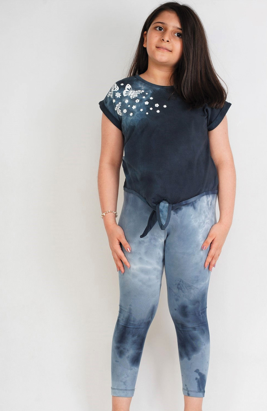 نیم‏ تنه ‏و لگ ‏یکرو لایکرا ابر و بادی