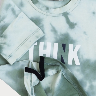 تیشرت ‏یکرو لایکرا ابر و بادی ‏دمپا چاک ‏دار