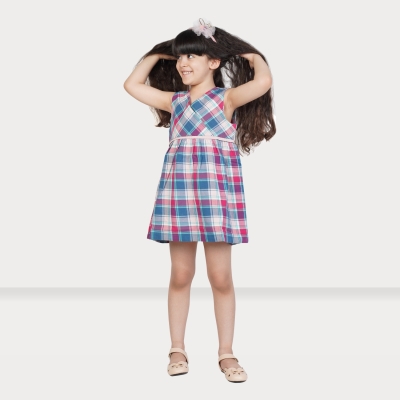 پیراهن‏ دنیم ‏چهارخانه ‏پیش‏ چپ‏ و ‏راستی