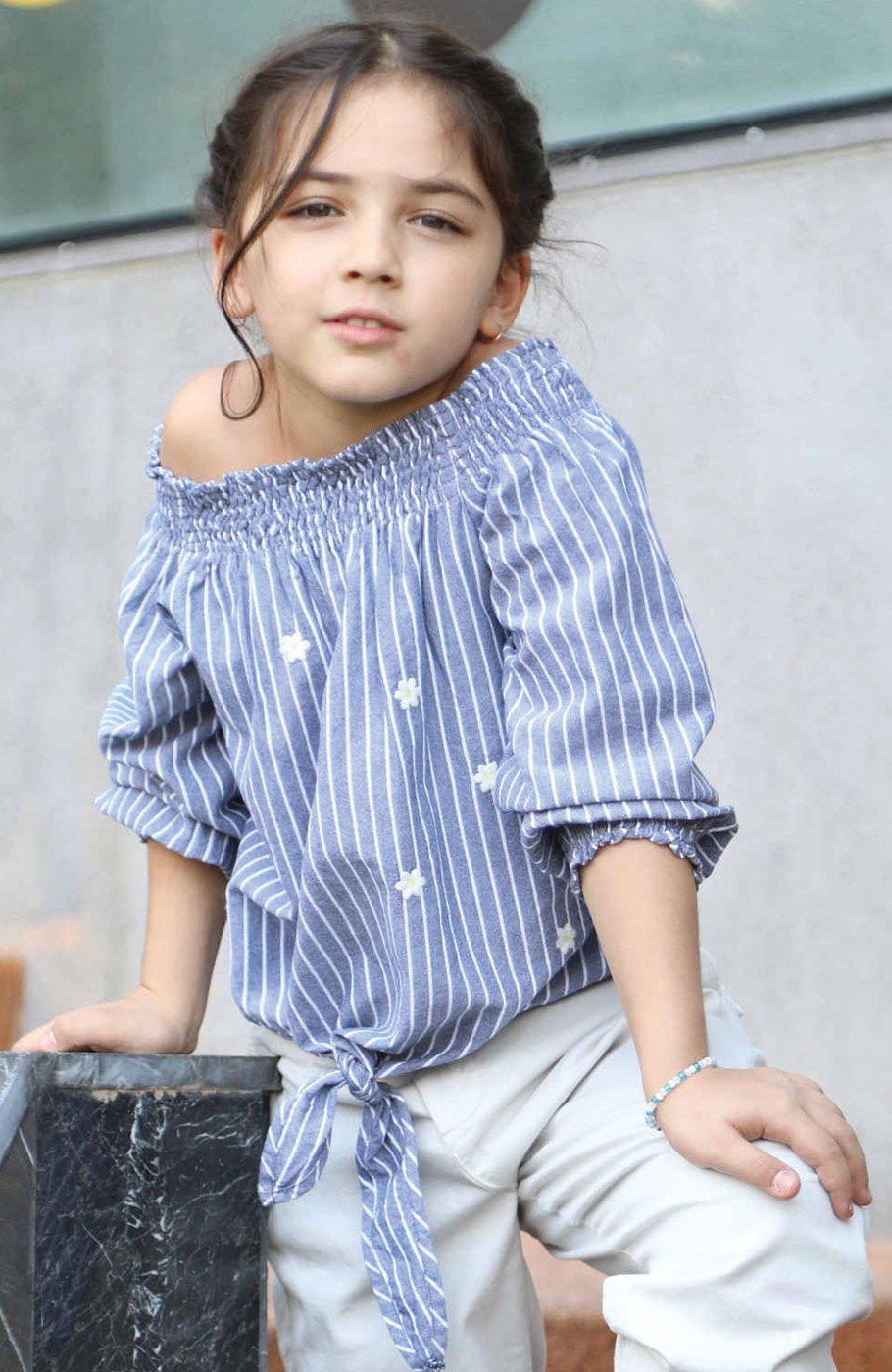 بلوز نساجی یقه و مچ آستین کش ماسوره ای