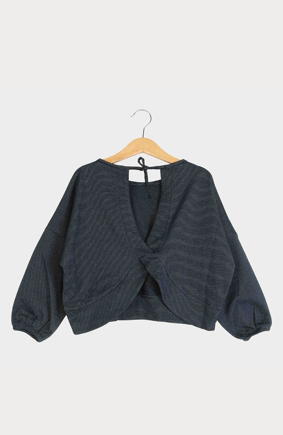 بلوز یکرو لایکرا لمه دار پشت هلالی