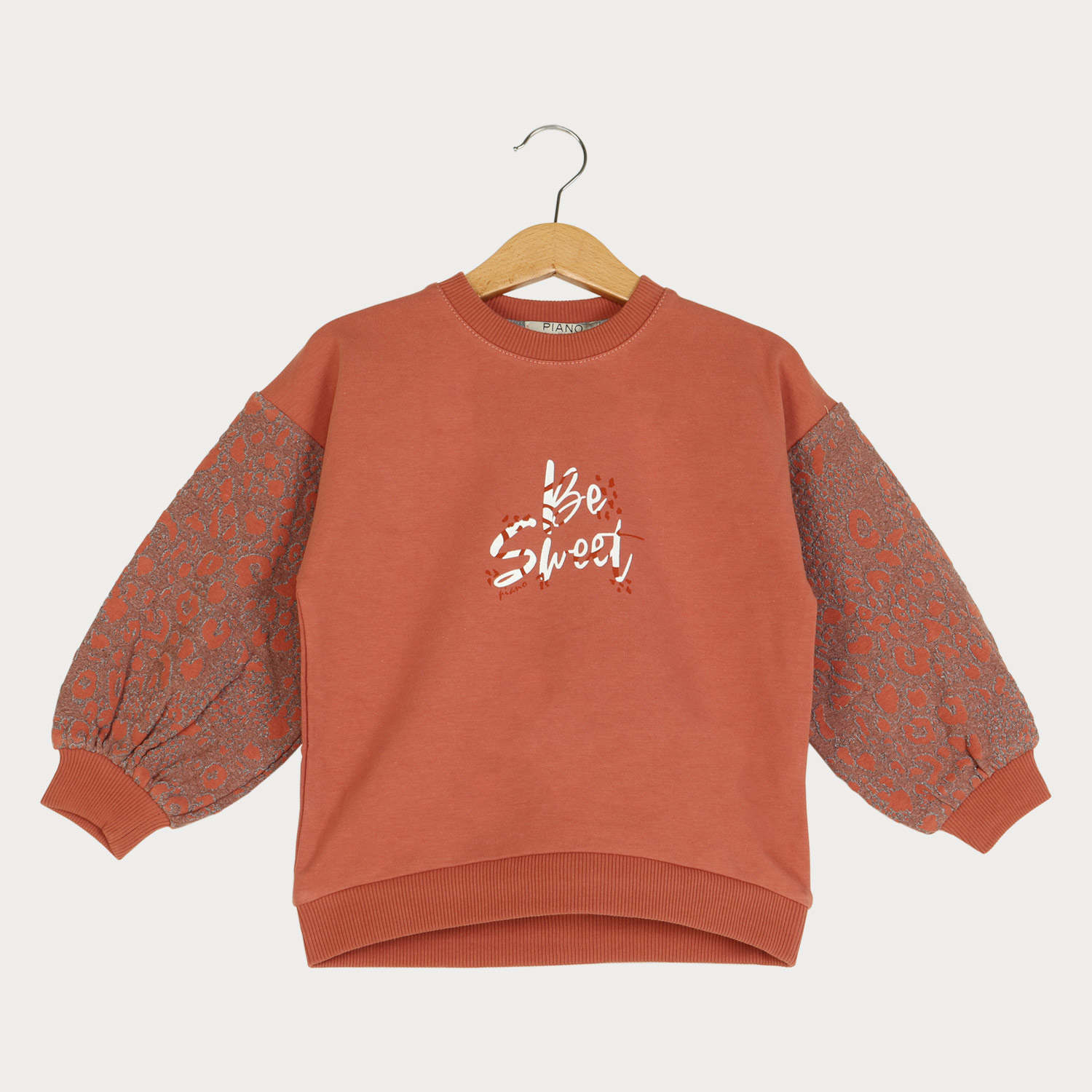 بلوز و لگ ژاکارد پلنگی و دورس لایکرا