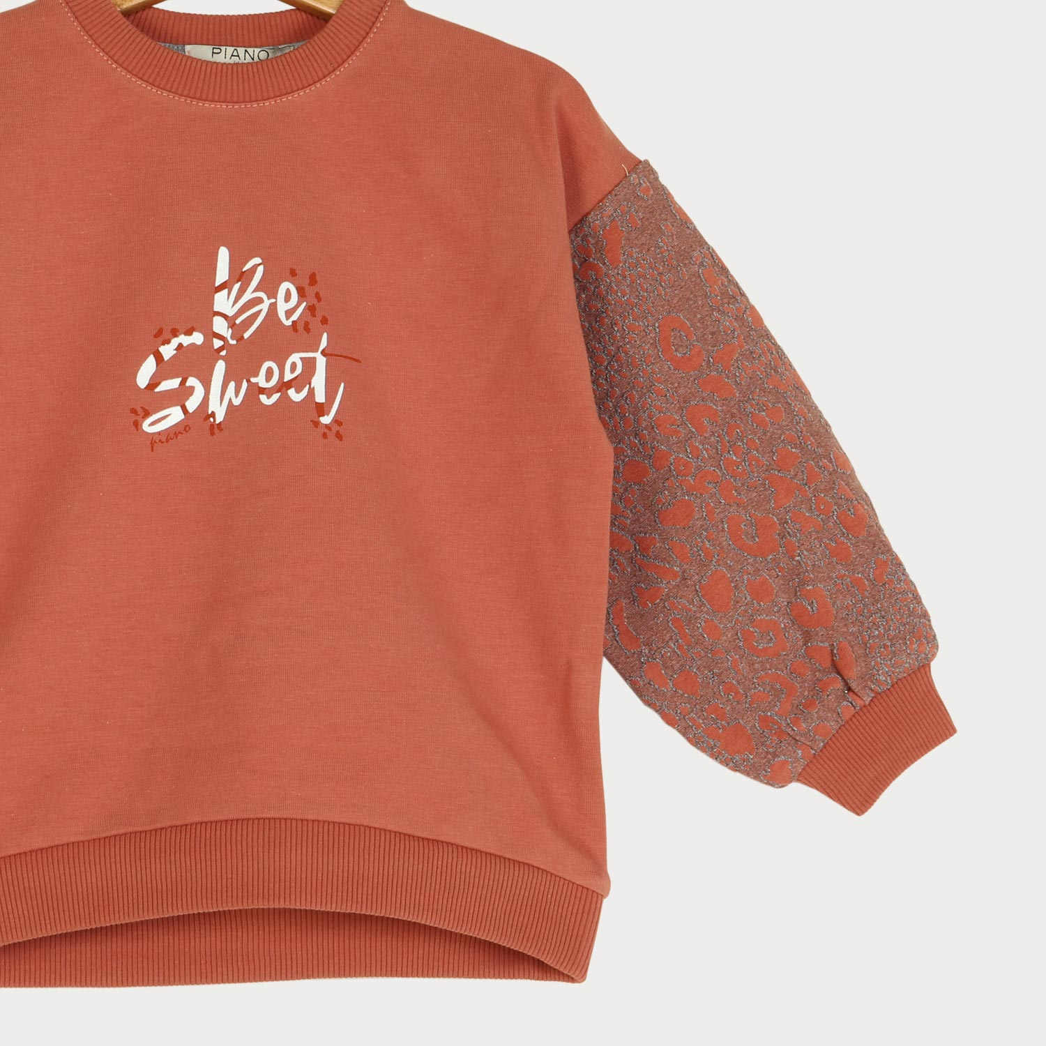 بلوز و لگ ژاکارد پلنگی و دورس لایکرا