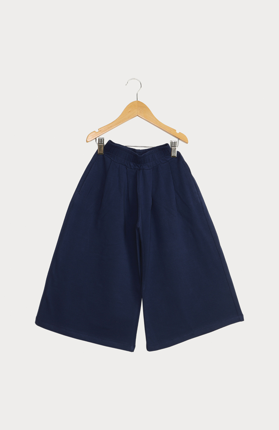 شلوار یکرو لایکرا گشاد پیلی دار برمودا