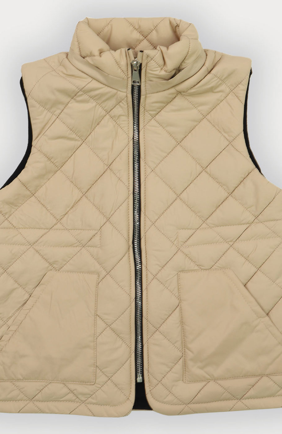 ژیله پافر کوتاه طرح لوزی با کلاه جدا شونده