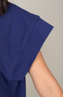 تیشرت یکرو لایکرا آستین افتاده برش دار