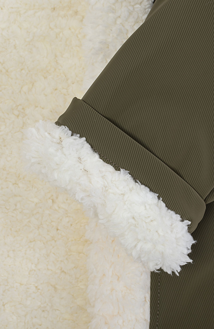 کاپشن سیلیکونی با آستر شرپا