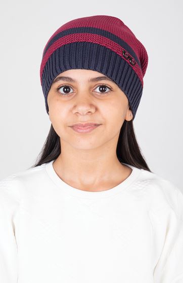 کلاه بافت با اکسسوری عینک