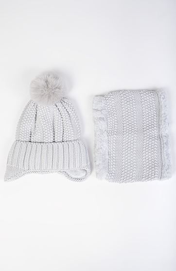 کلاه و رینگ بافت داخل تدی