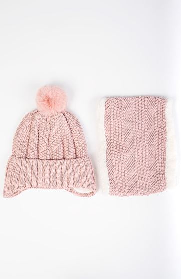 کلاه و رینگ بافت داخل تدی