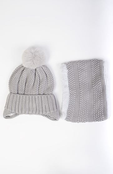 کلاه و رینگ بافت داخل تدی