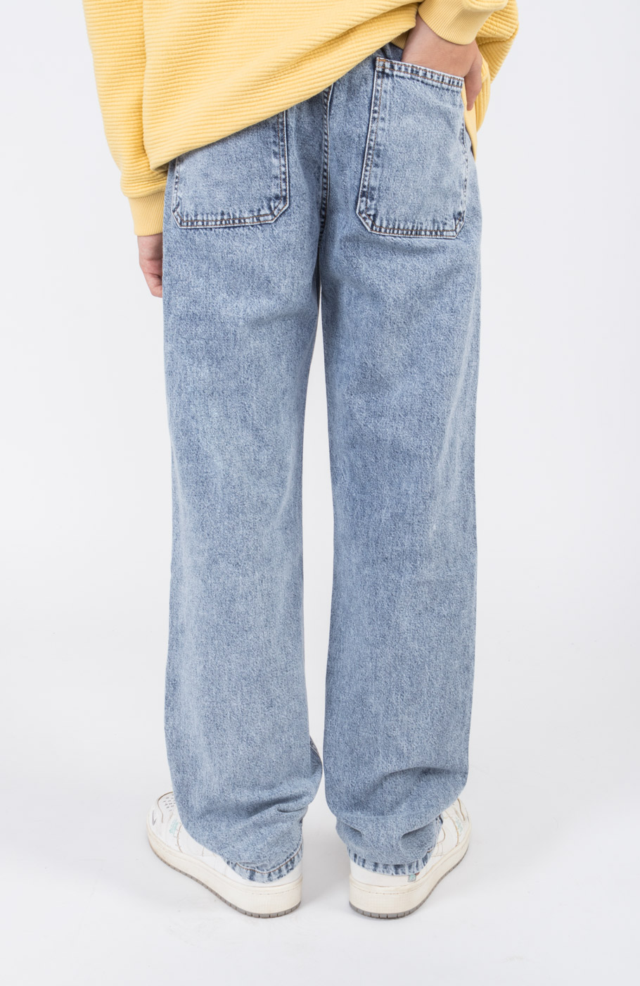 شلوار جین کمر کش و دکمه دار