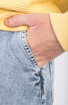 شلوار جین کمر کش و دکمه دار