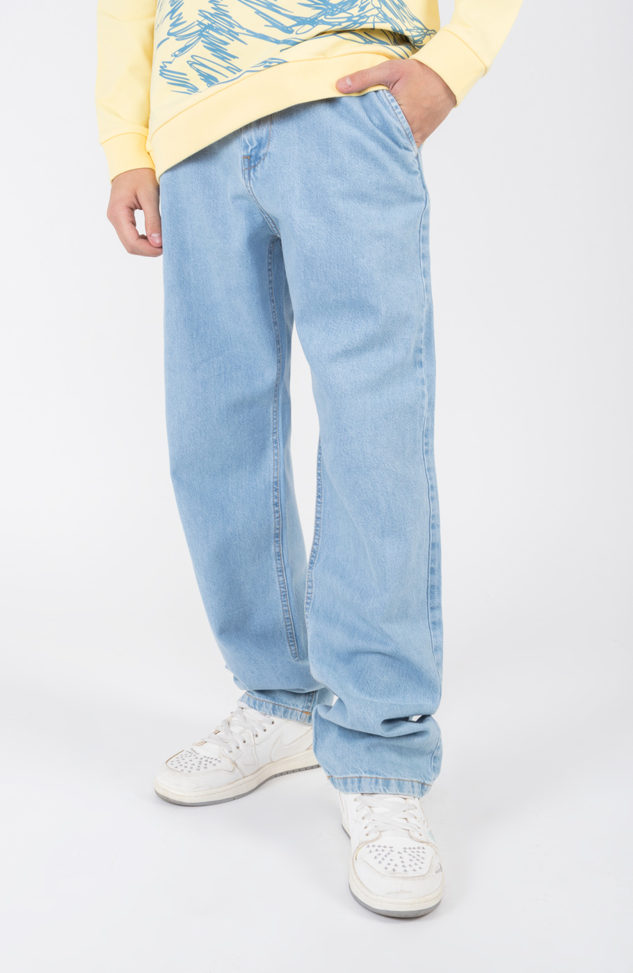 شلوار جین کمر کش و دکمه دار