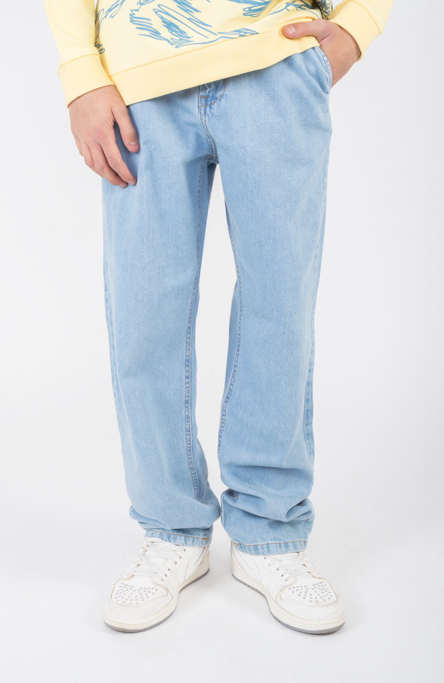 شلوار جین کمر کش و دکمه دار