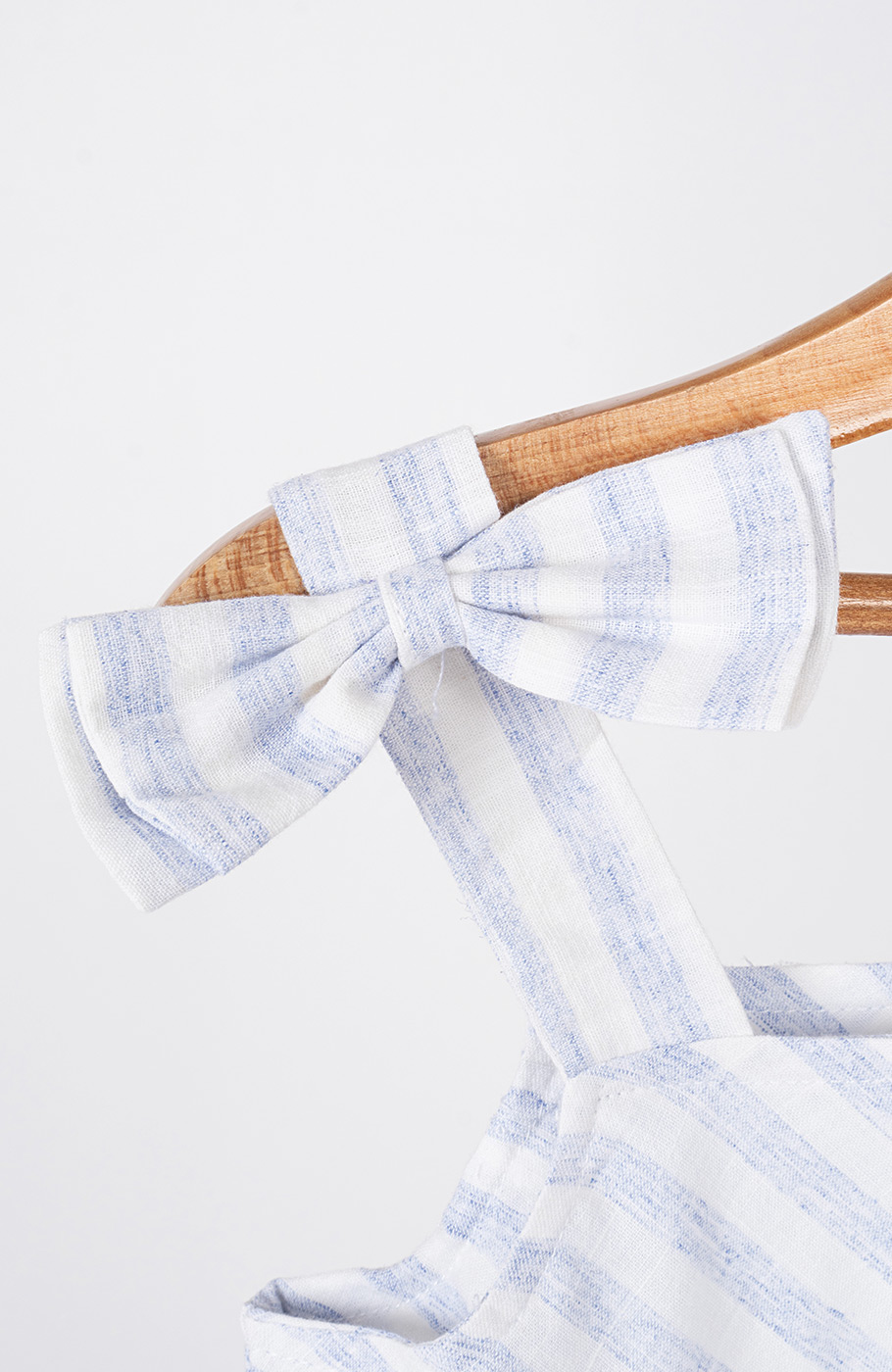 پیراهن ساده بافت راه راه یقه رومی