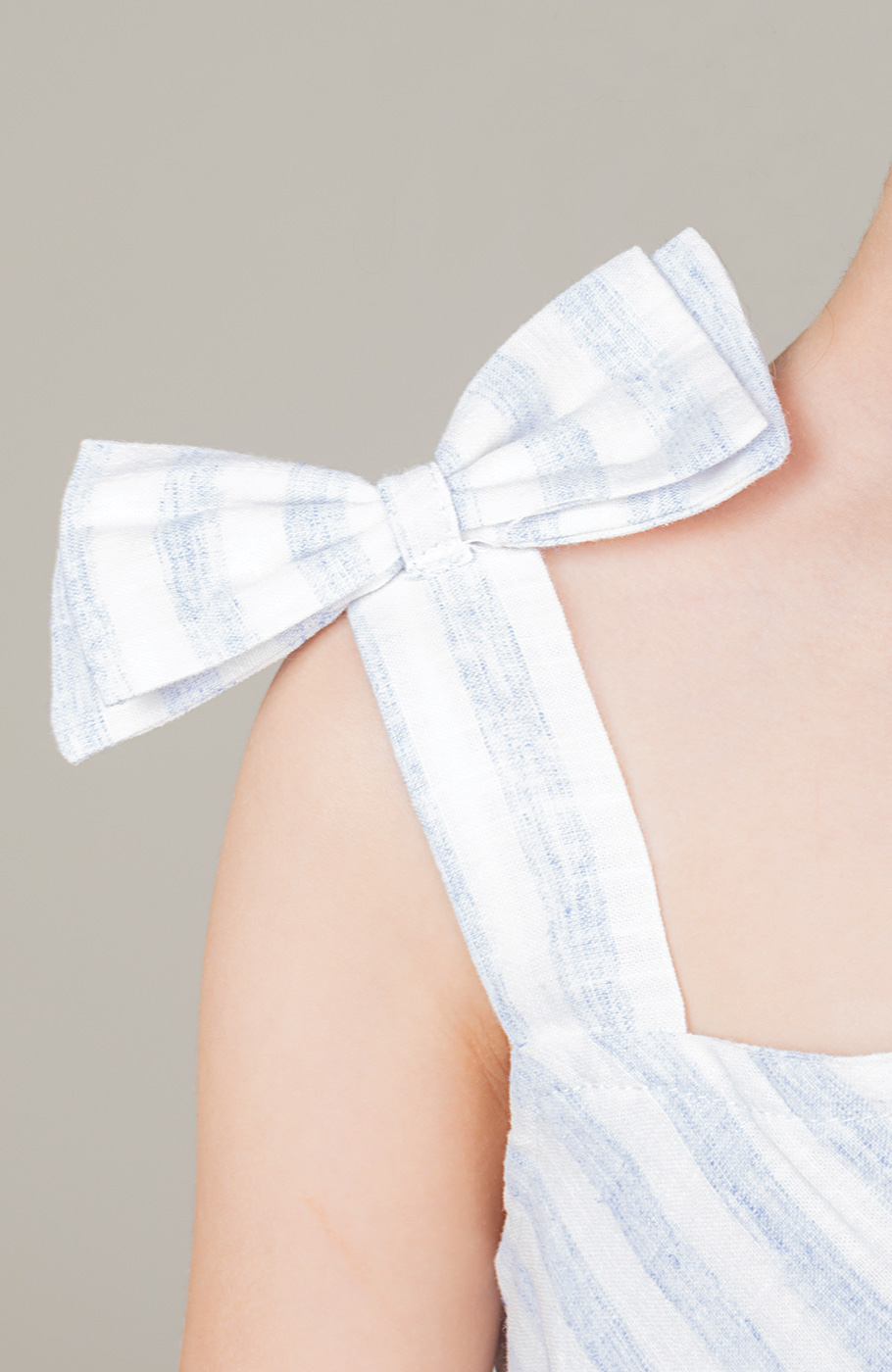 پیراهن ساده بافت راه راه یقه رومی