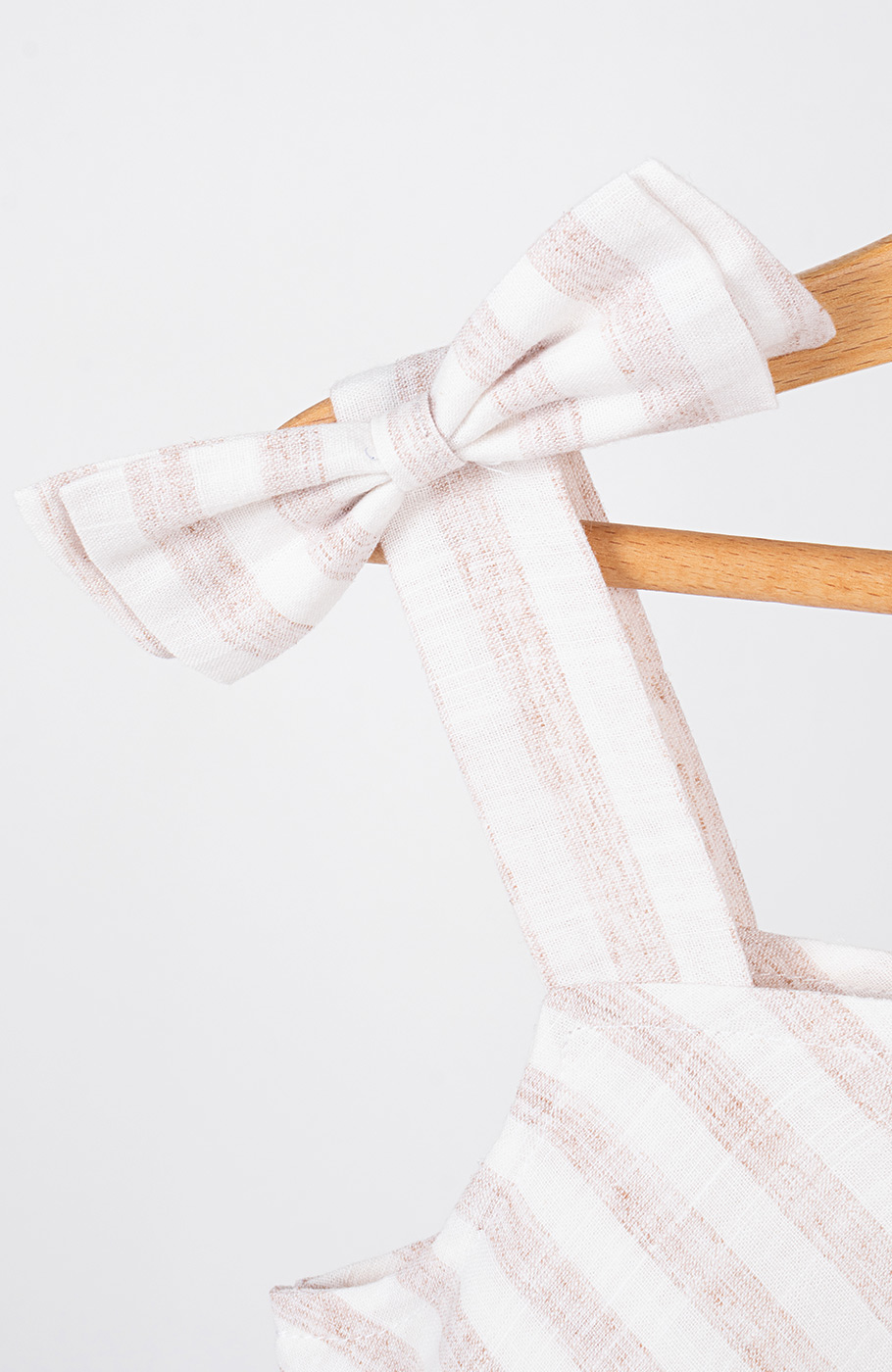 پیراهن ساده بافت راه راه یقه رومی