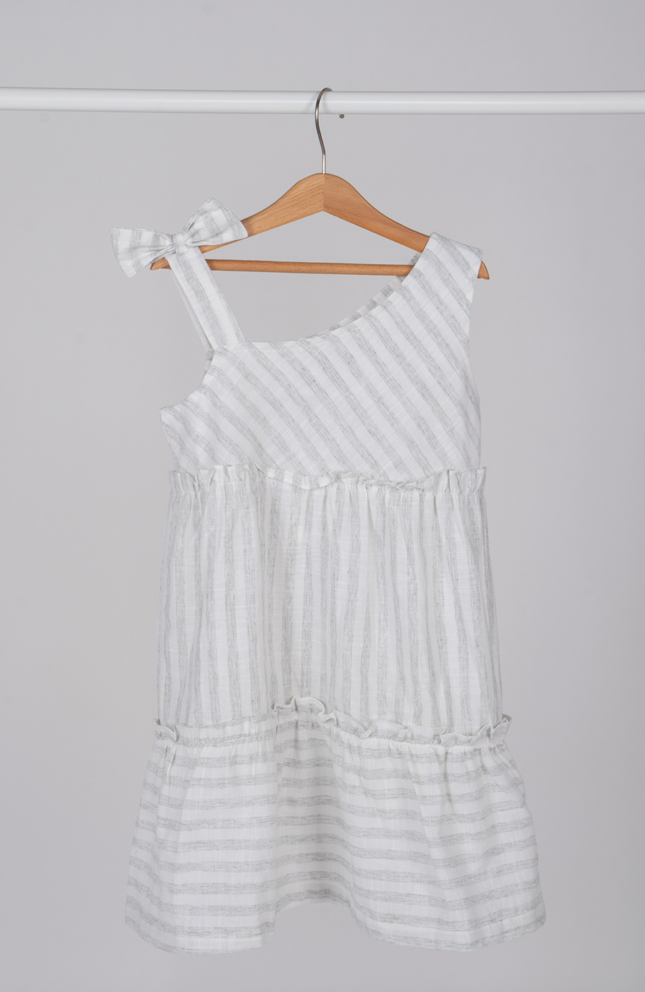 پیراهن ساده بافت راه راه یقه رومی