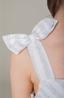 پیراهن ساده بافت راه راه یقه رومی