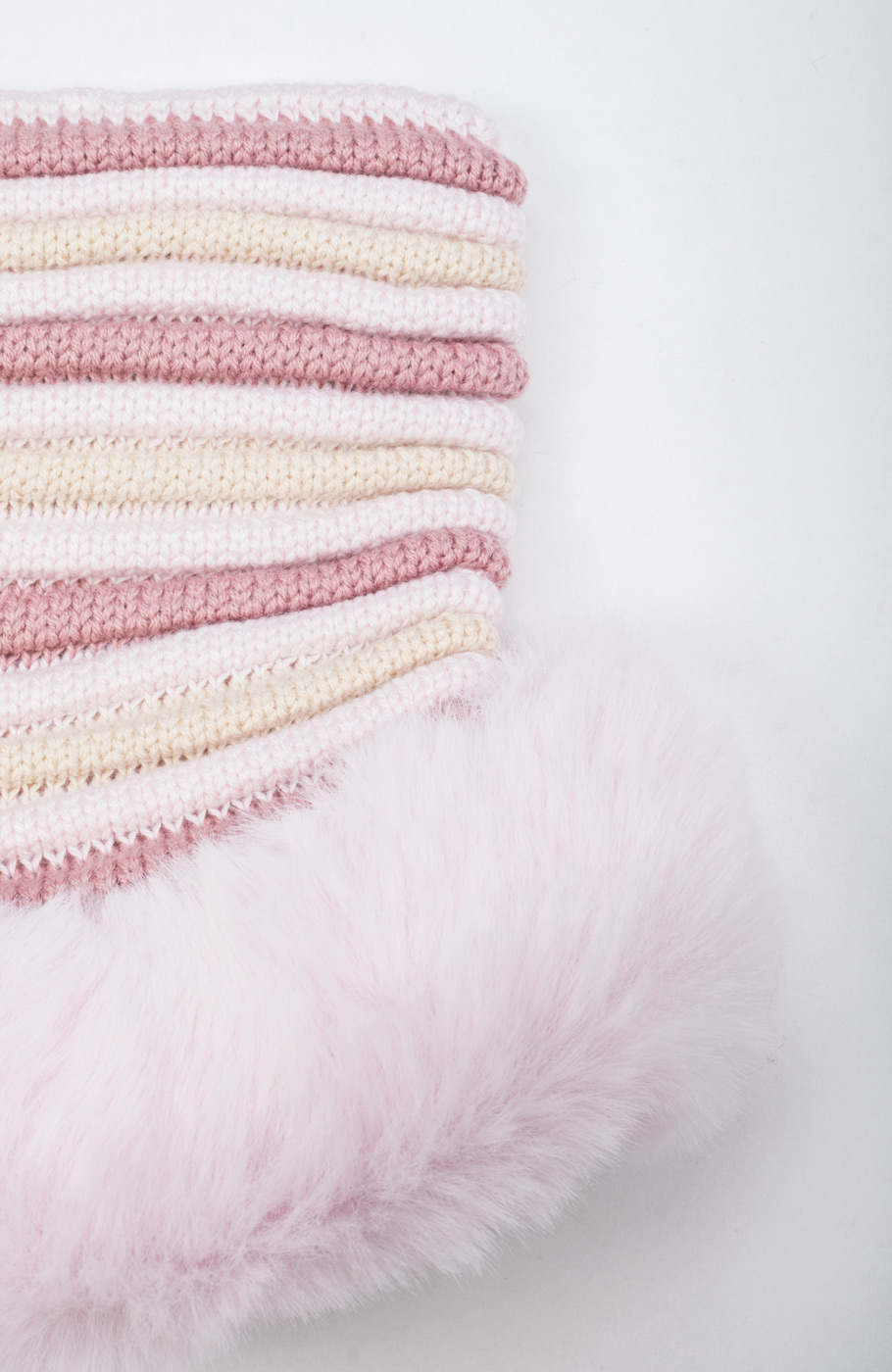 کلاه بره و رینگ بافت لبه خزه دار