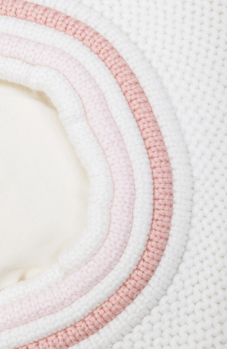 کلاه بره و رینگ بافت لبه خزه دار