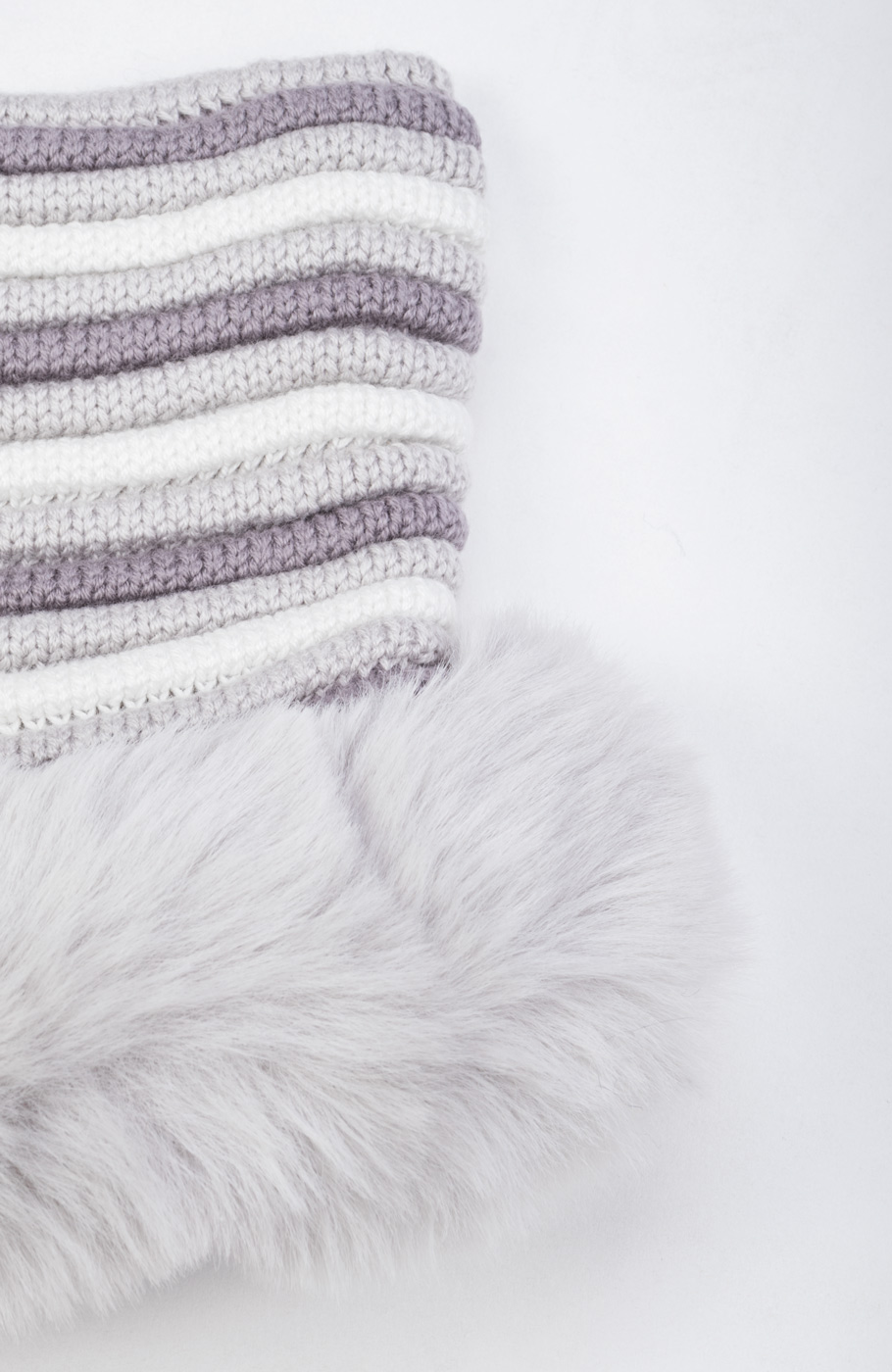 کلاه بره و رینگ بافت لبه خزه دار