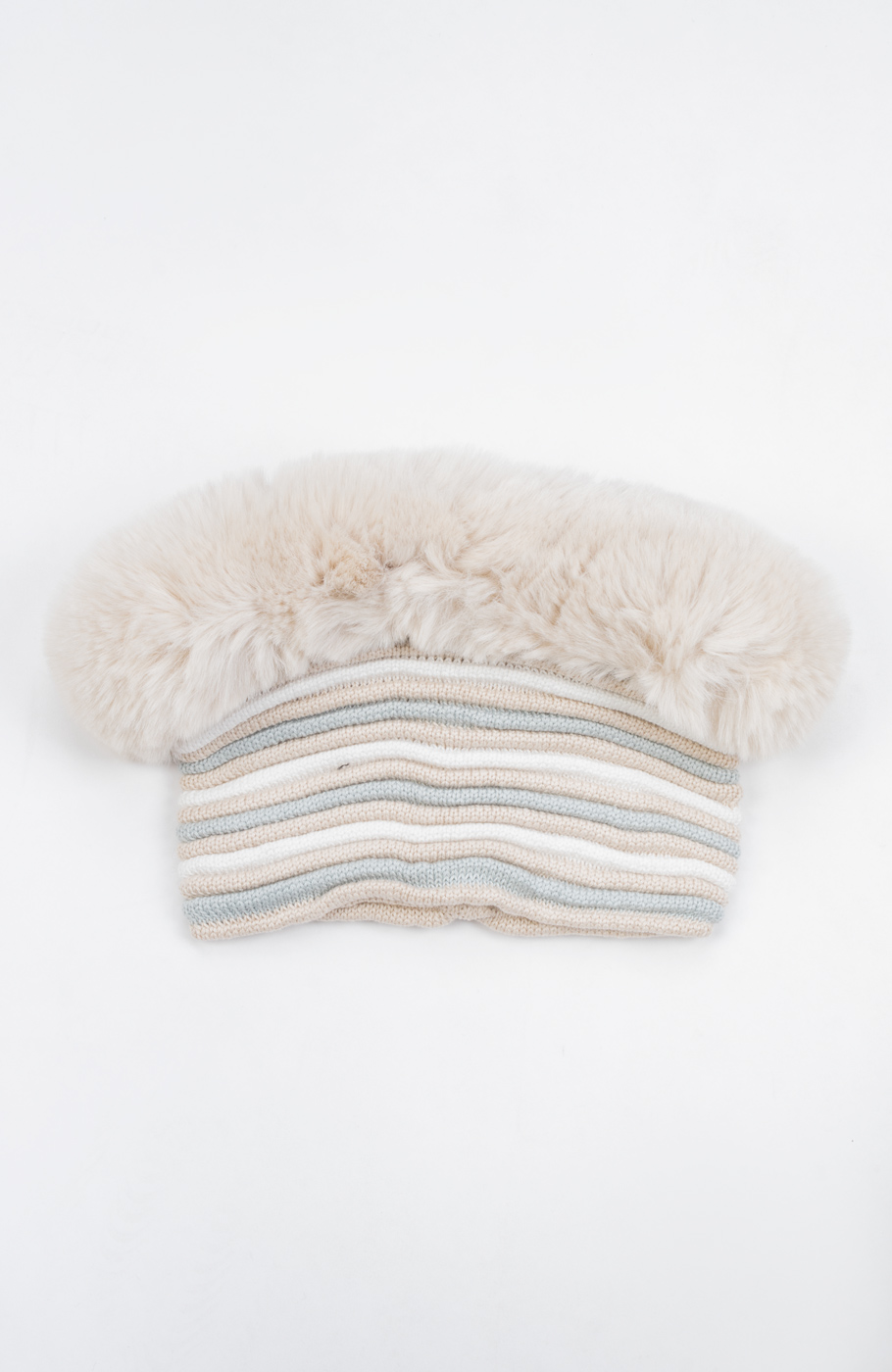 کلاه بره و رینگ بافت لبه خزه دار