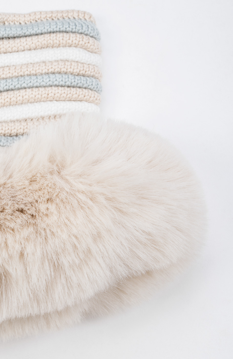 کلاه بره و رینگ بافت لبه خزه دار