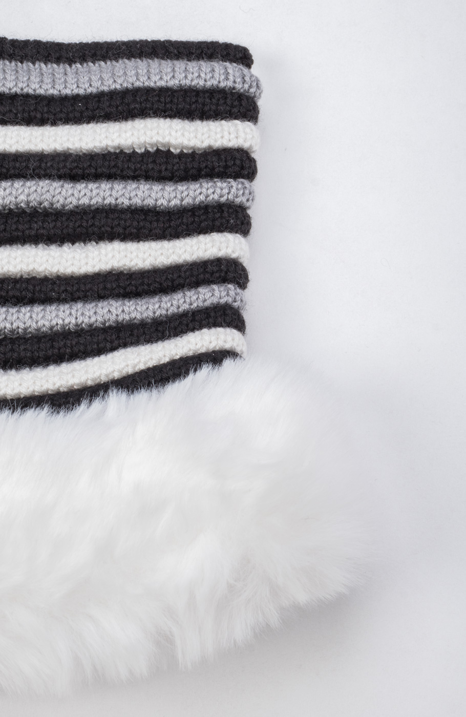 کلاه بره و رینگ بافت لبه خزه دار