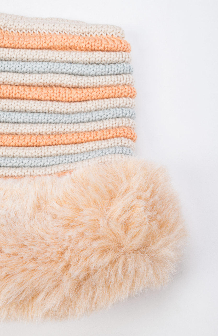 کلاه بره و رینگ بافت لبه خزه دار