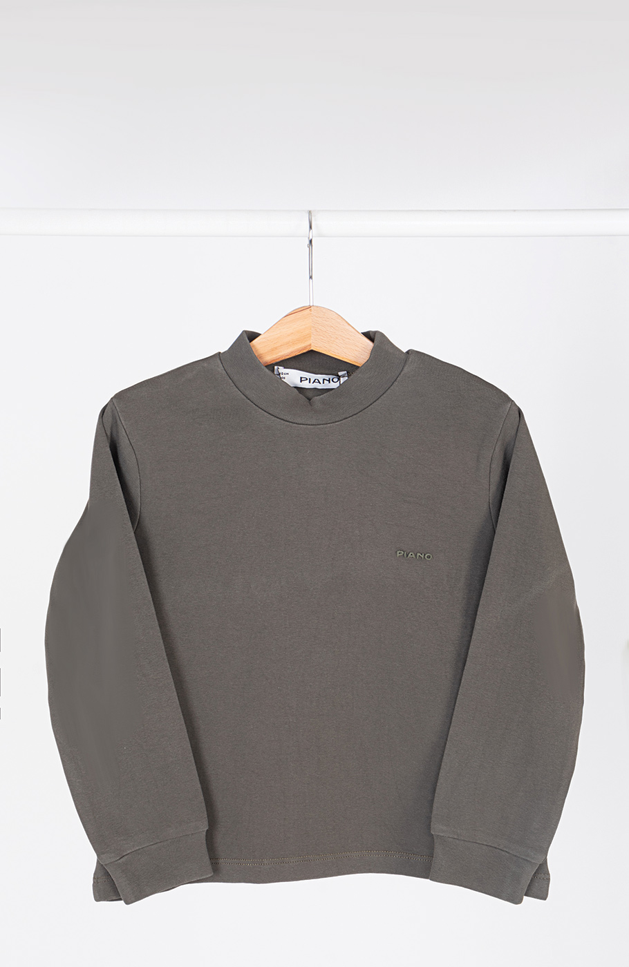 بلوز فاینریب یقه سه سانت فاقد جنسیت