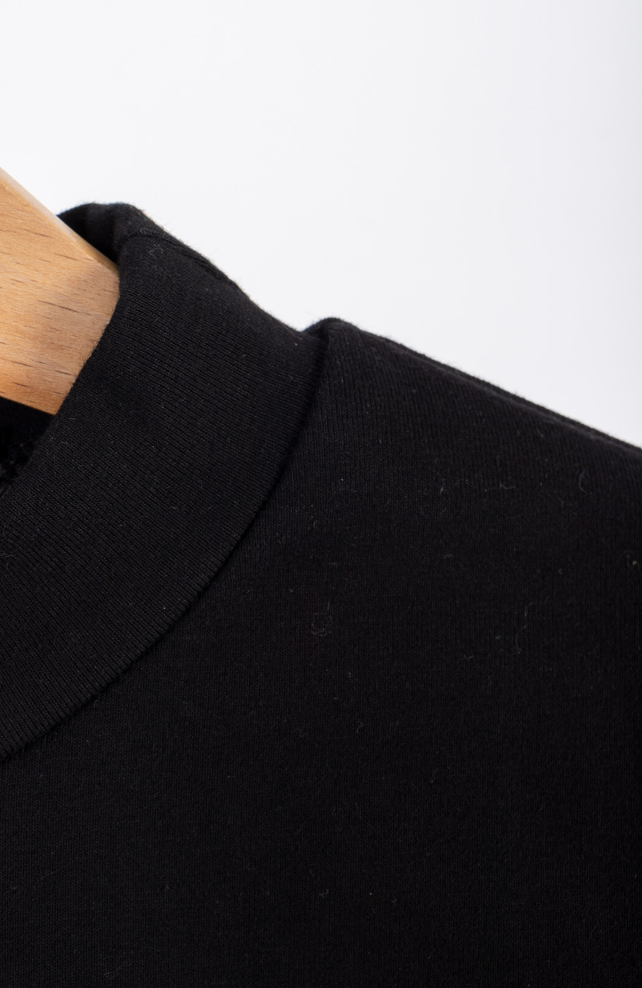 بلوز فاینریب یقه سه سانت فاقد جنسیت