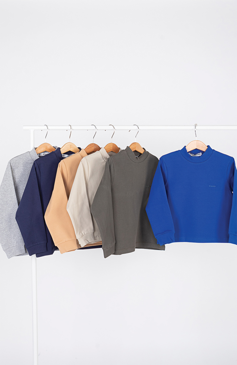 بلوز فاینریب یقه سه سانت فاقد جنسیت