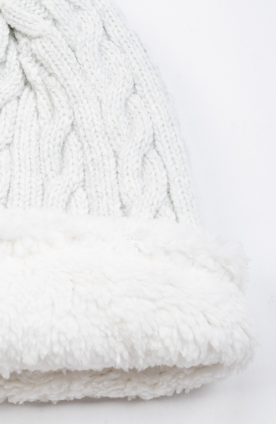 کلاه و رینگ بافت لبه خزه دار