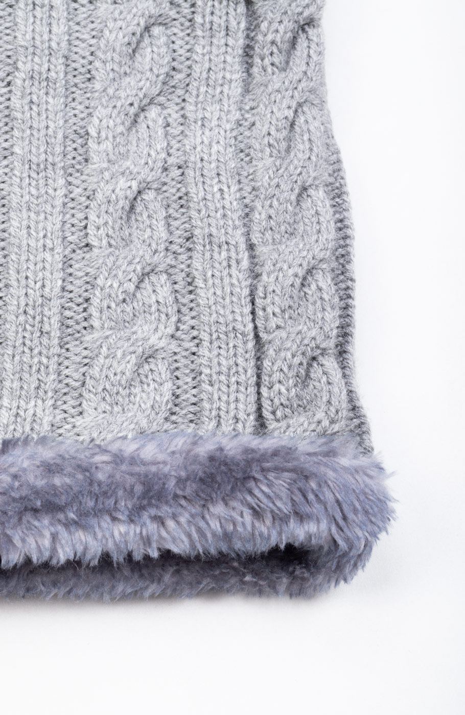 کلاه و رینگ بافت لبه خزه دار