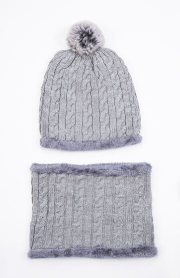 کلاه و رینگ بافت لبه خزه دار