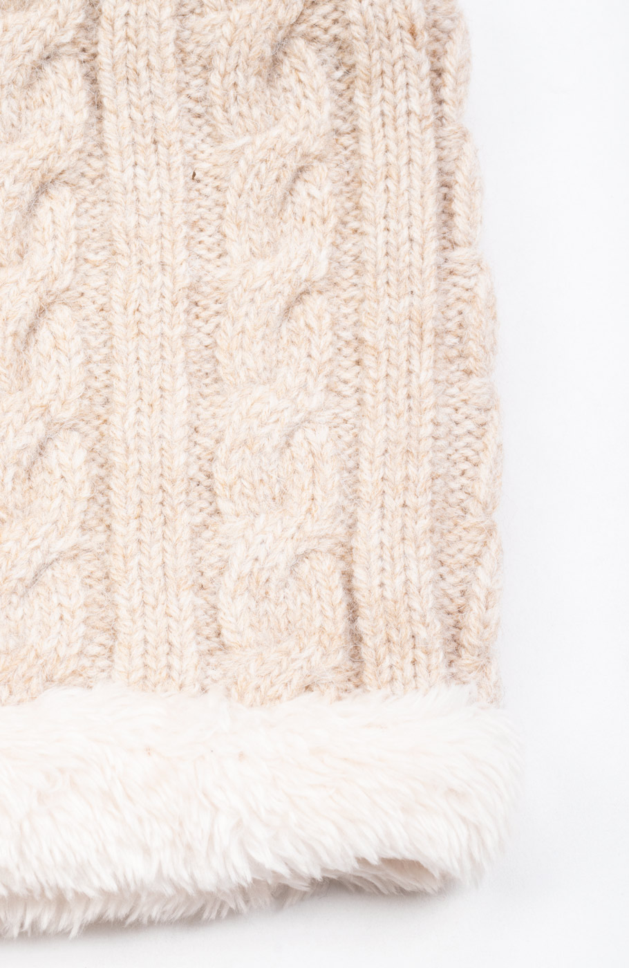 کلاه و رینگ بافت لبه خزه دار