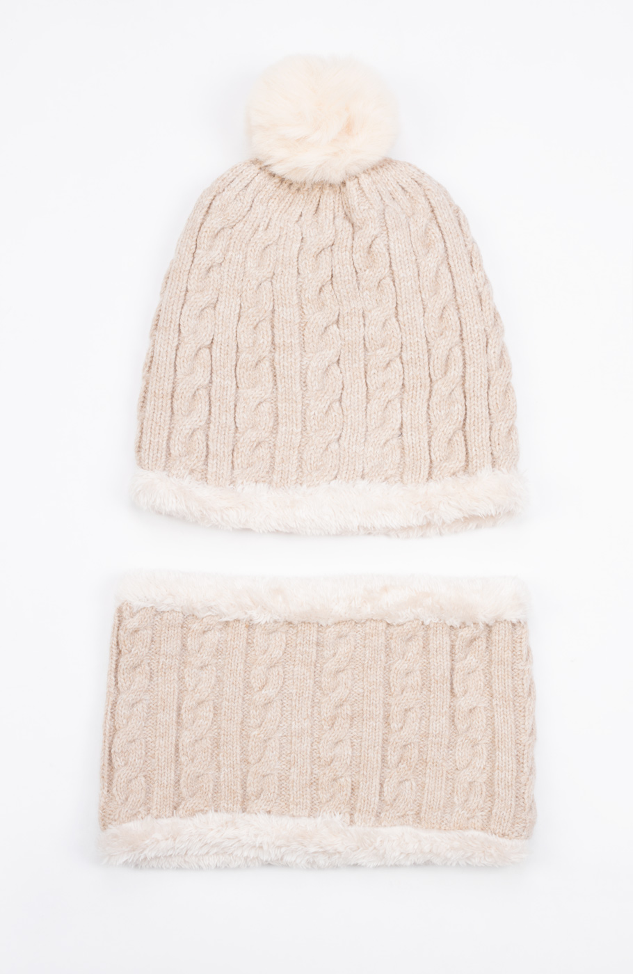 کلاه و رینگ بافت لبه خزه دار