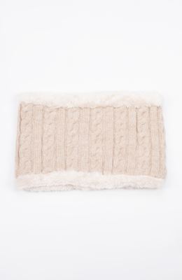 کلاه و رینگ بافت لبه خزه دار