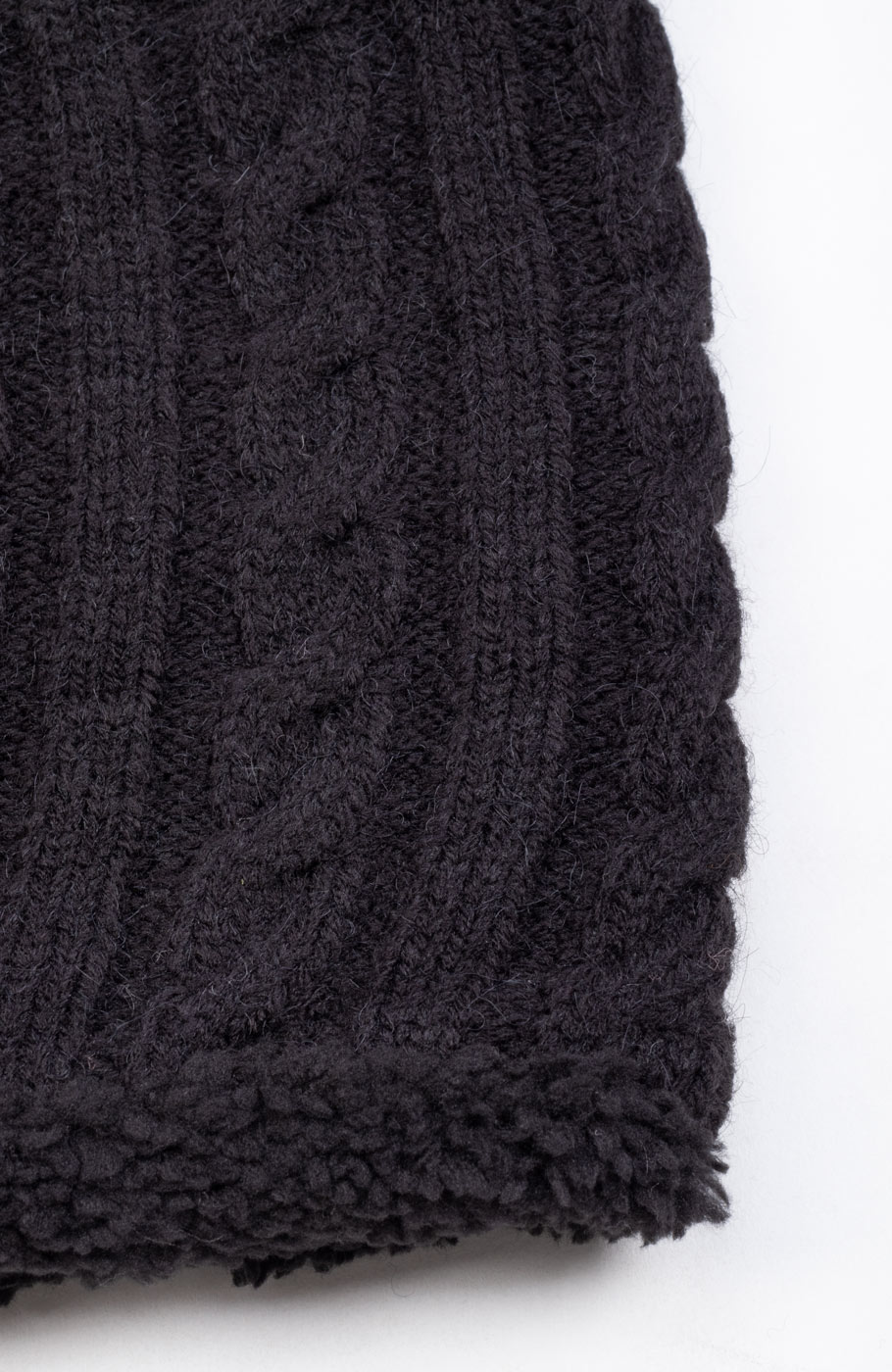 کلاه و رینگ بافت لبه خزه دار