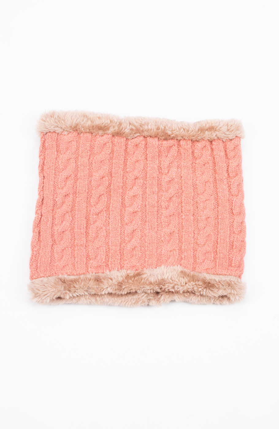 کلاه و رینگ بافت لبه خزه دار