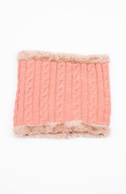 کلاه و رینگ بافت لبه خزه دار