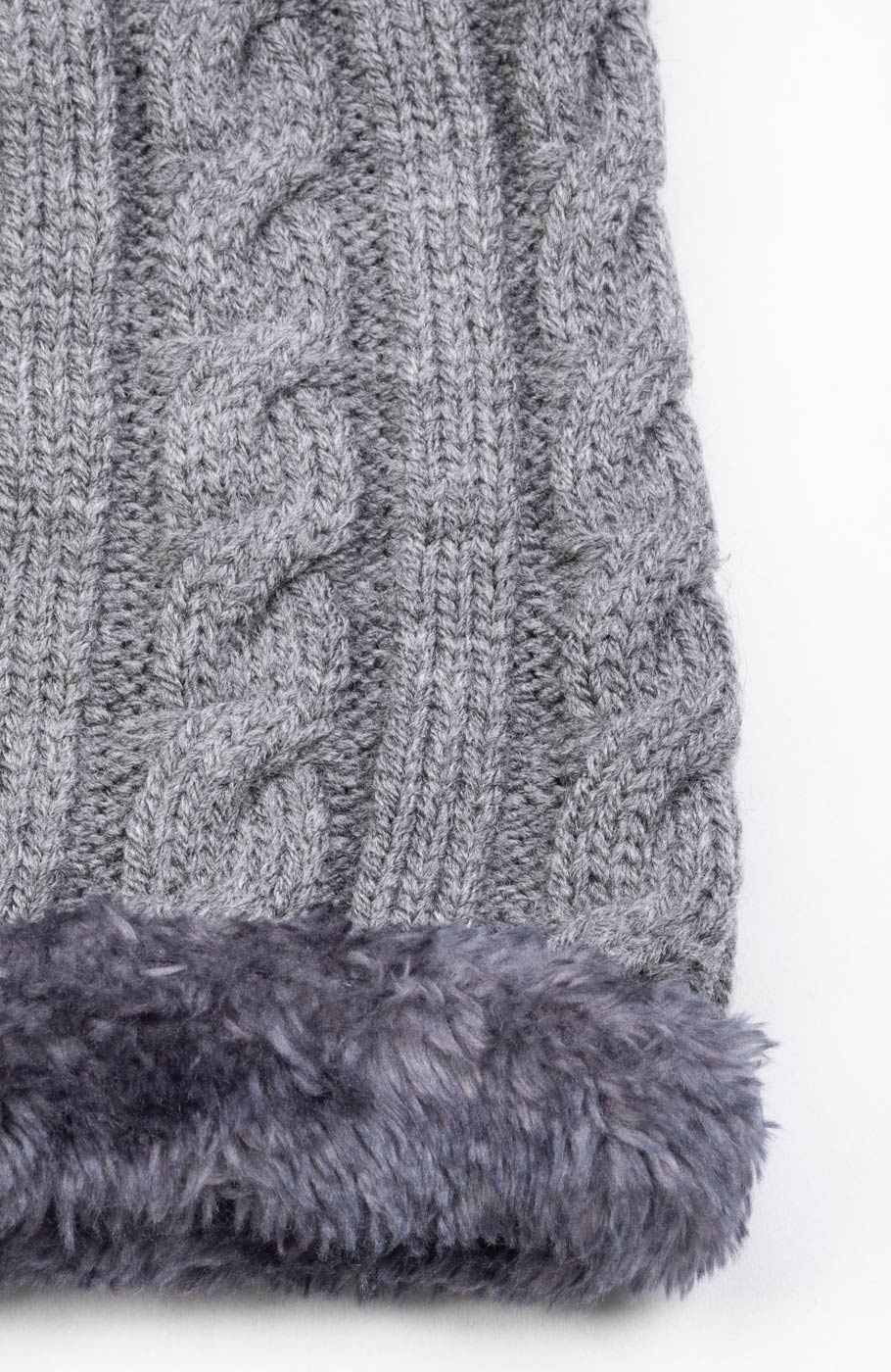 کلاه و رینگ بافت لبه خزه دار