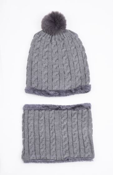 کلاه و رینگ بافت لبه خزه دار